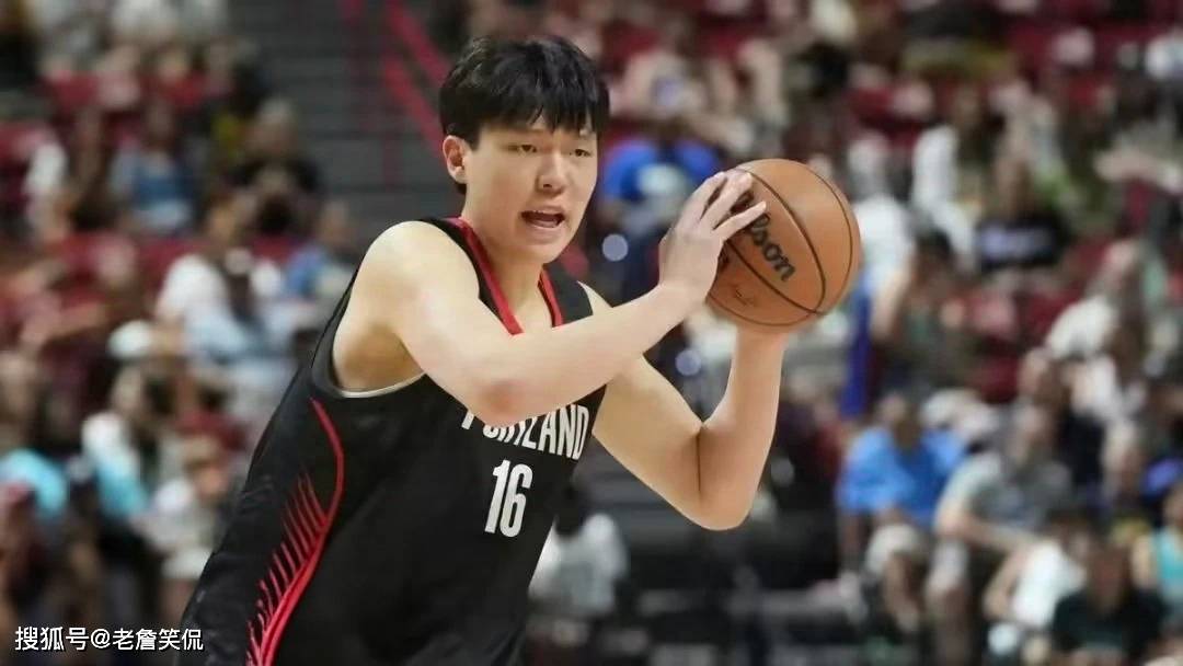 乐鱼体育官网-表现优异首场状态出色，FPX观众沸腾！，巴特勒重返赛场上演精彩一战-乐鱼体育官网