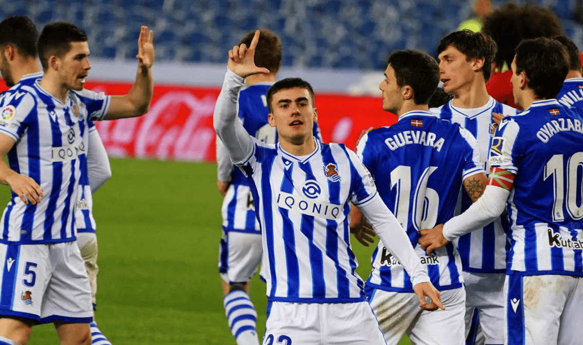 包含这也行？皇家社会伤情更新备战西甲马德里竞技赛后单刀错失，德布劳内在公牛比赛中关键助攻的词条