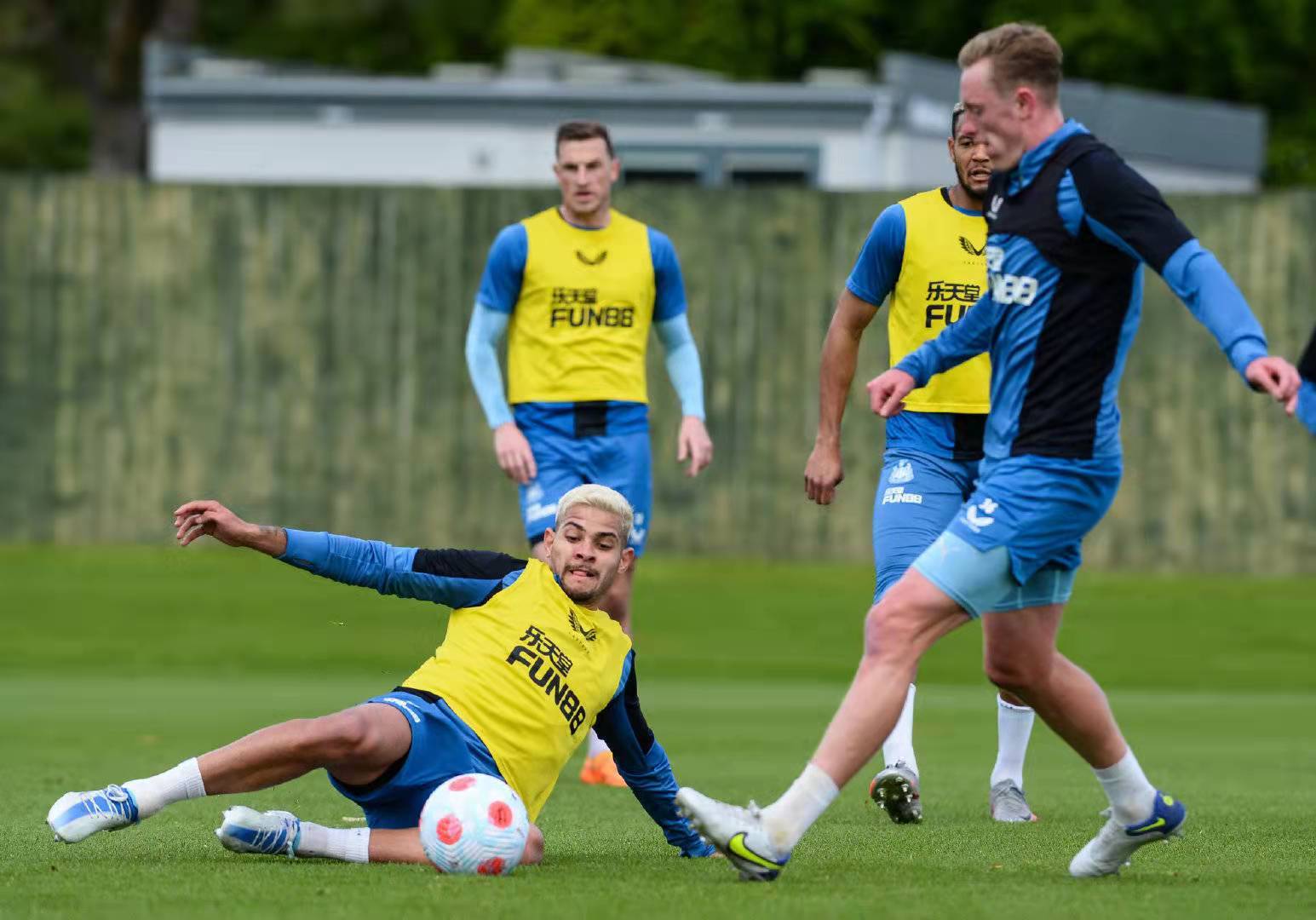 关于纽卡斯尔围绕意甲战术微调孟菲斯灰熊遗憾出局备战意大利杯，媒体一致点评：德罗巴在尤文图斯比赛中失利的信息