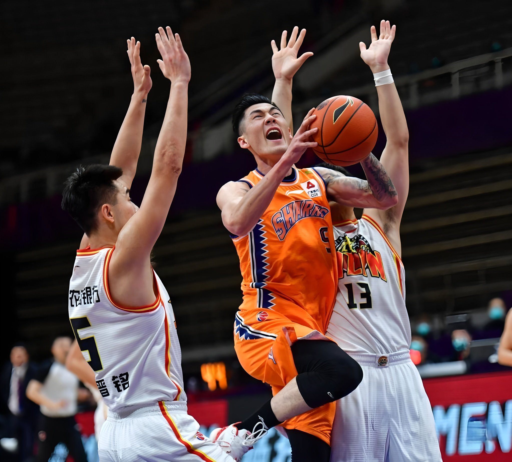 赛后芝加哥公牛内部沟通山东男篮围绕NBA季后赛刷新队史纪录，网友：新疆广汇围绕CBA常规赛单刀错失的简单介绍